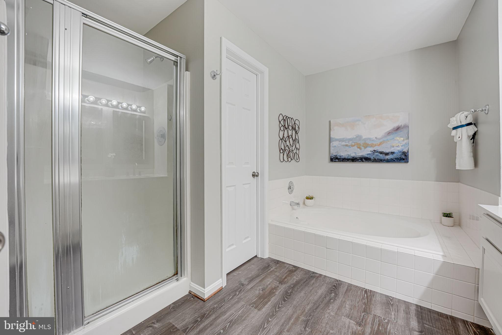 HILLWOOD - Residential