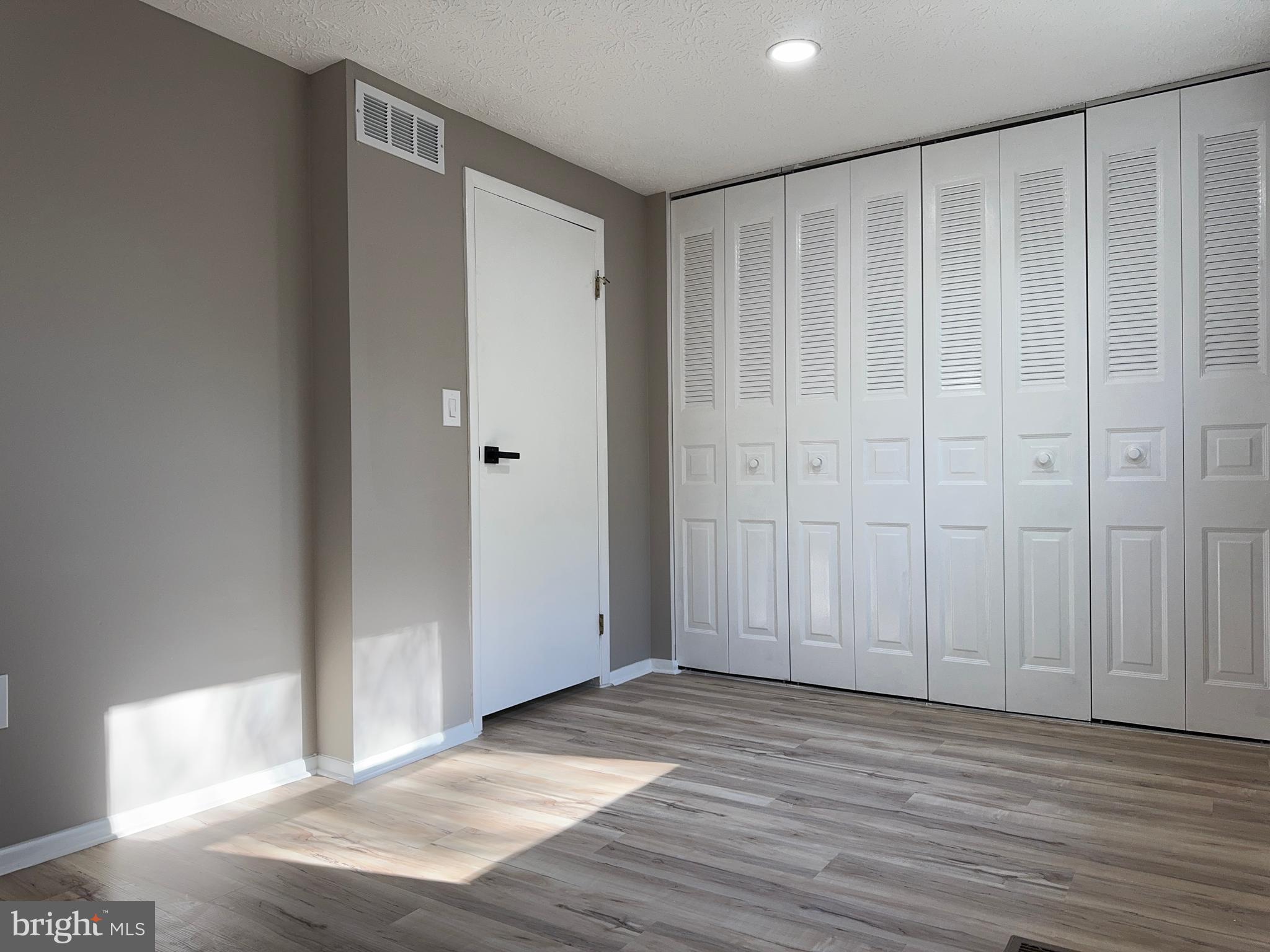 NEWINGTON COMMONS - Residential