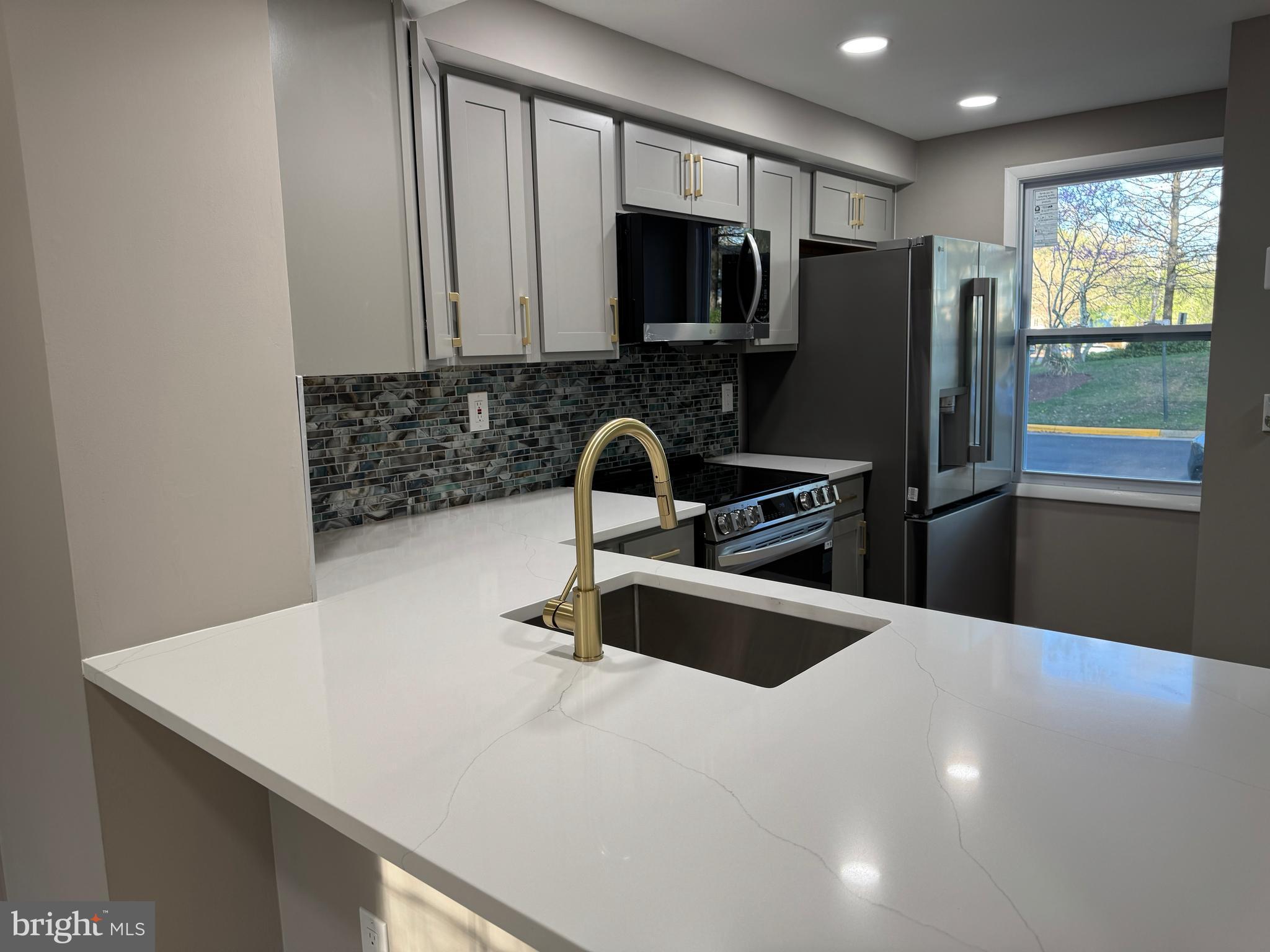 NEWINGTON COMMONS - Residential