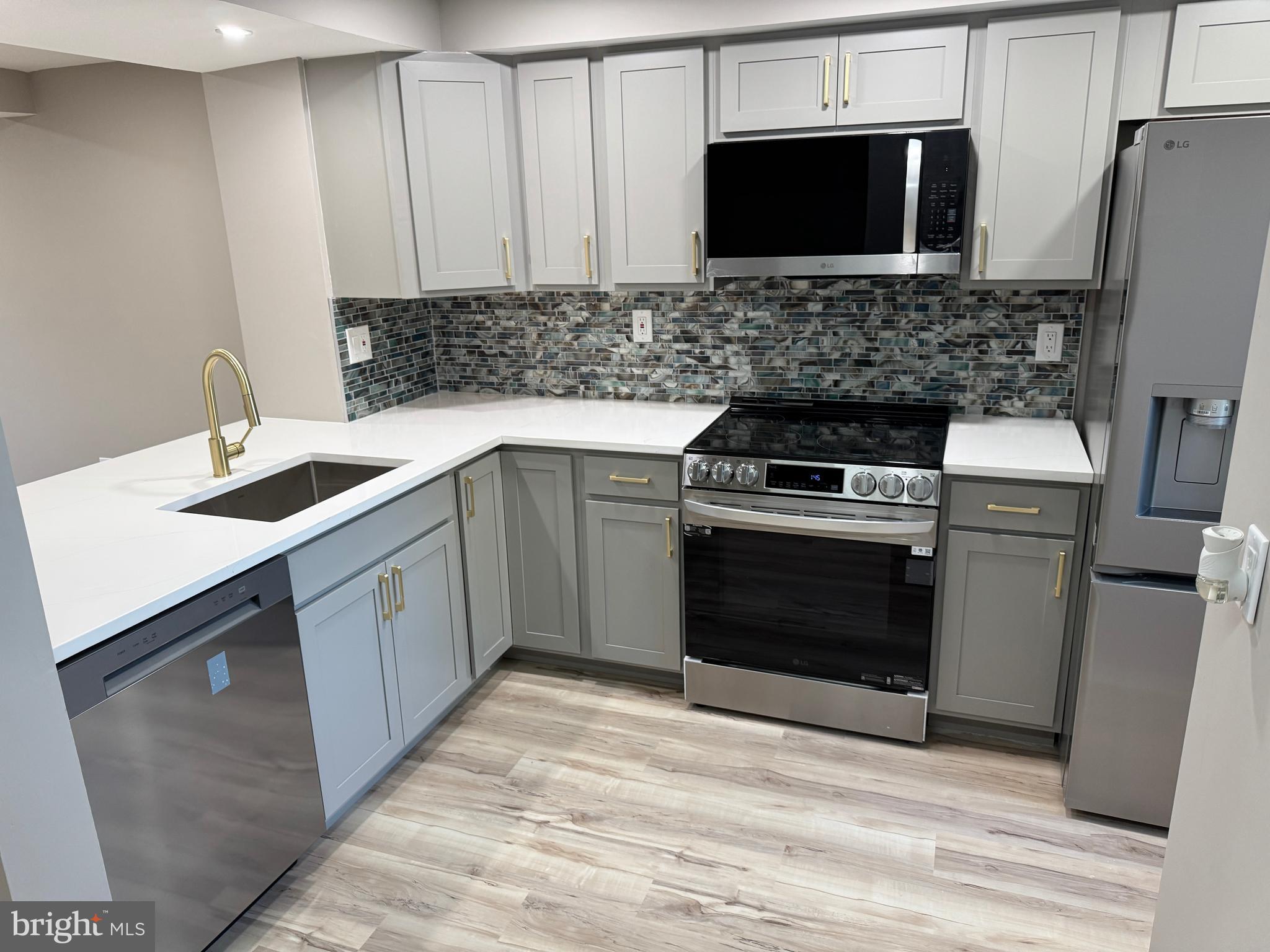 NEWINGTON COMMONS - Residential