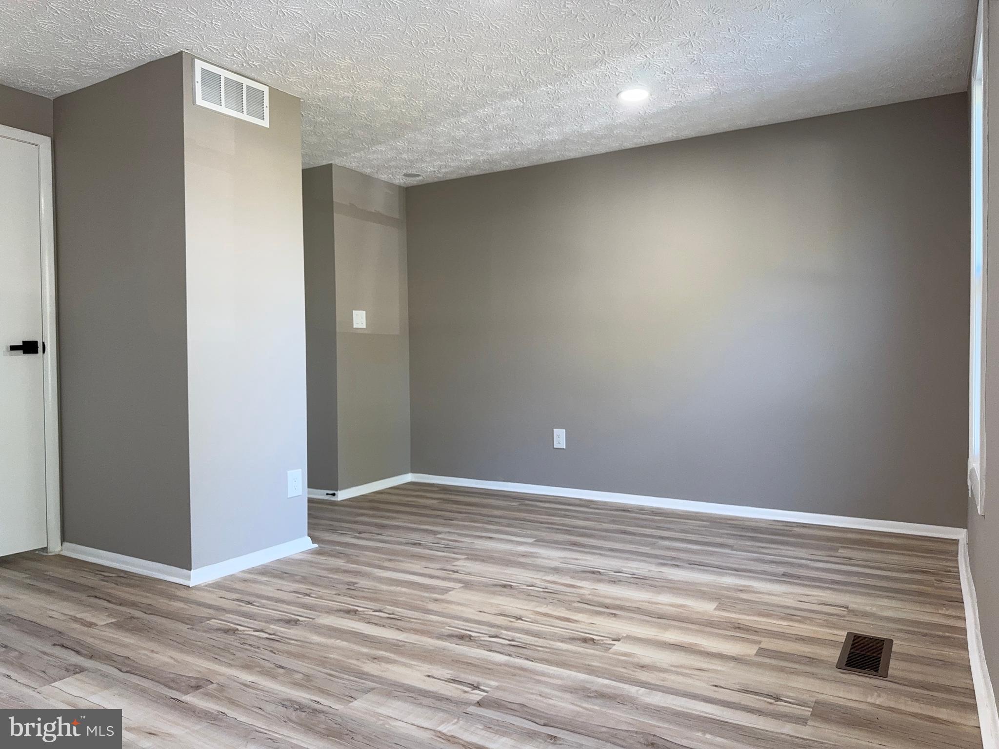 NEWINGTON COMMONS - Residential