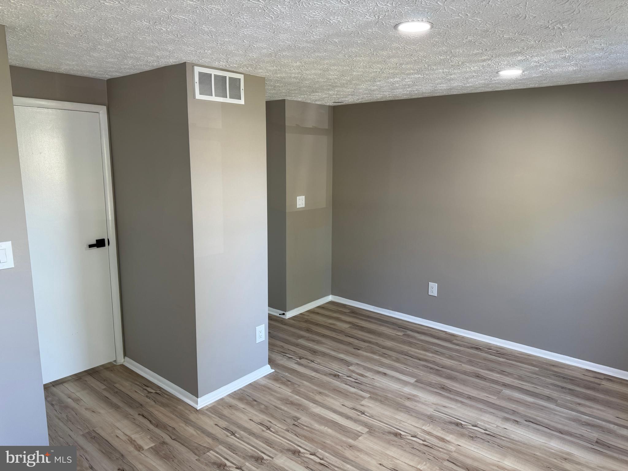 NEWINGTON COMMONS - Residential