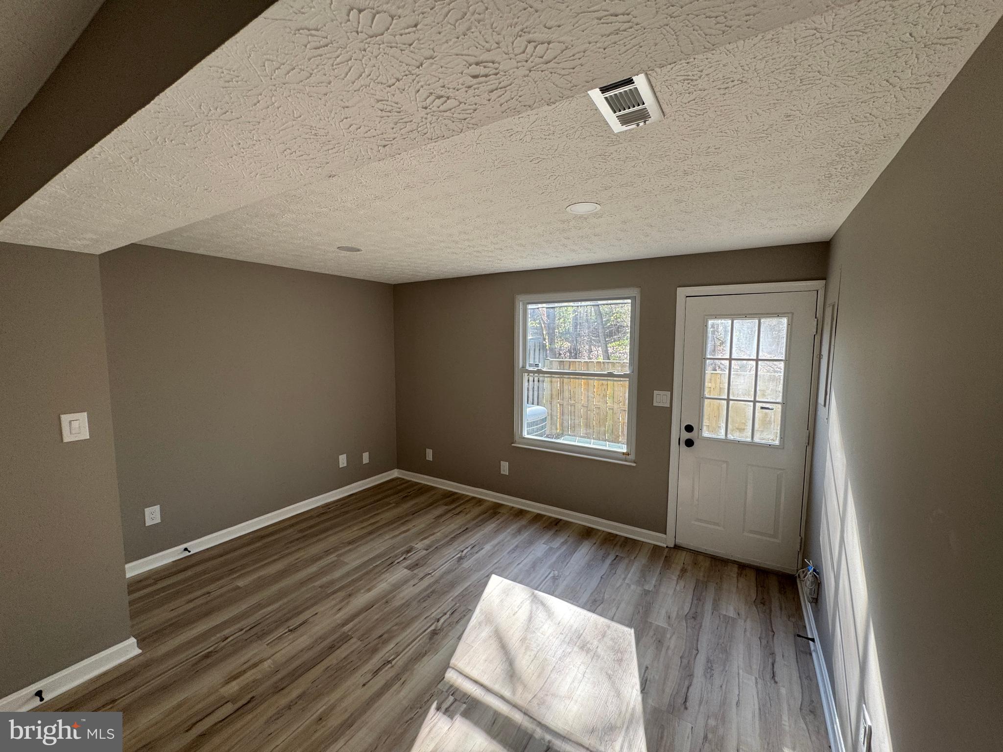 NEWINGTON COMMONS - Residential