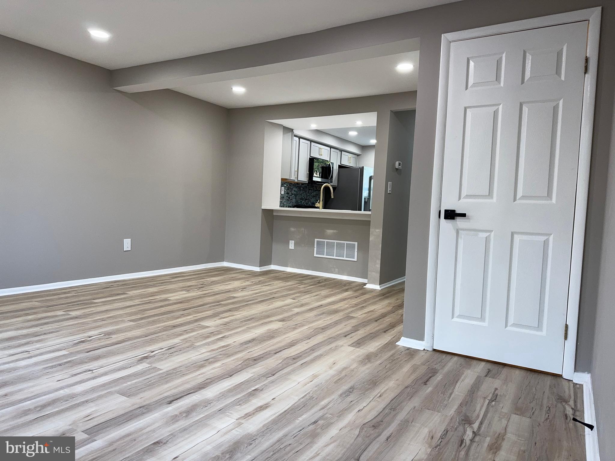 NEWINGTON COMMONS - Residential