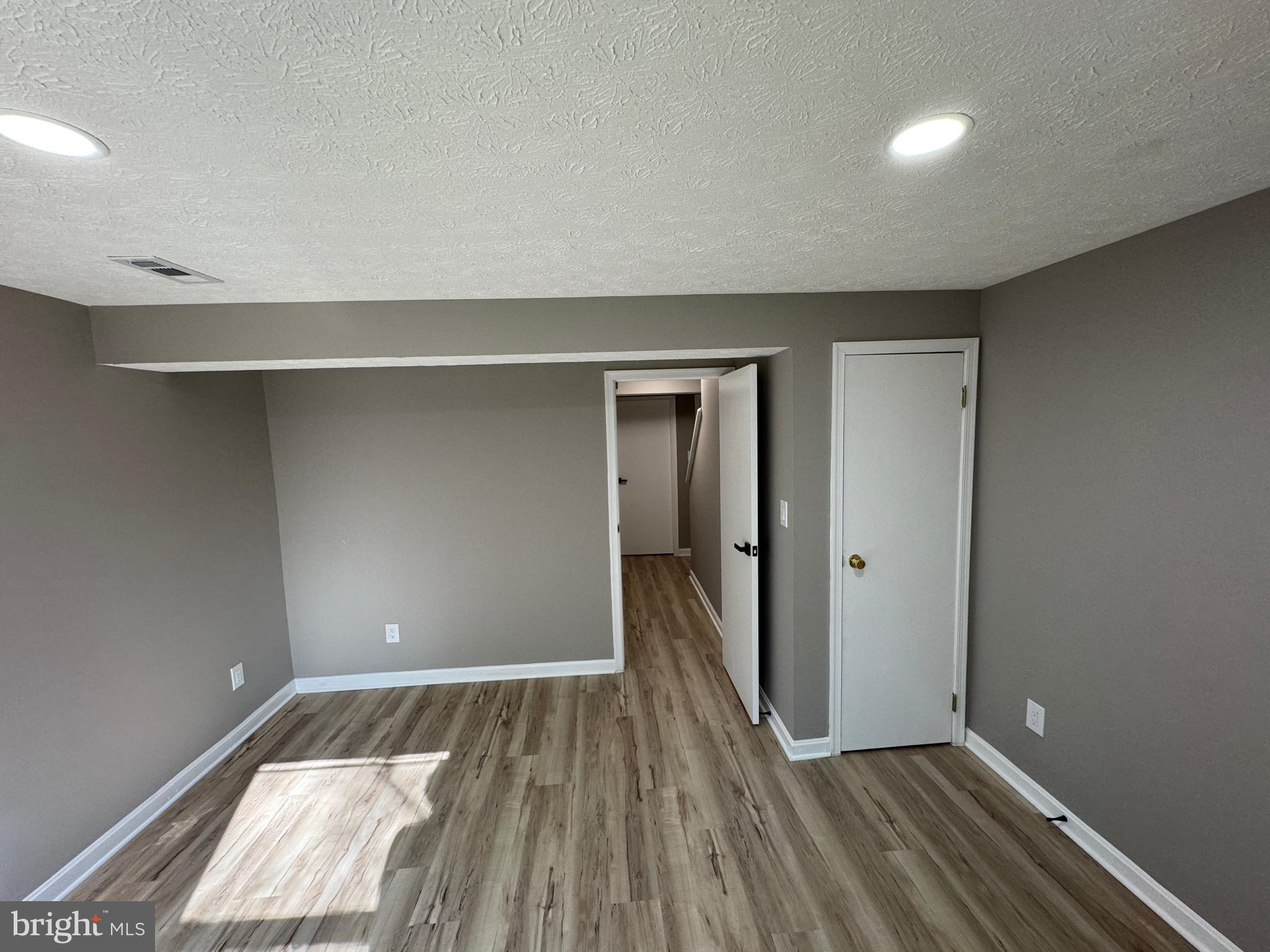 NEWINGTON COMMONS - Residential