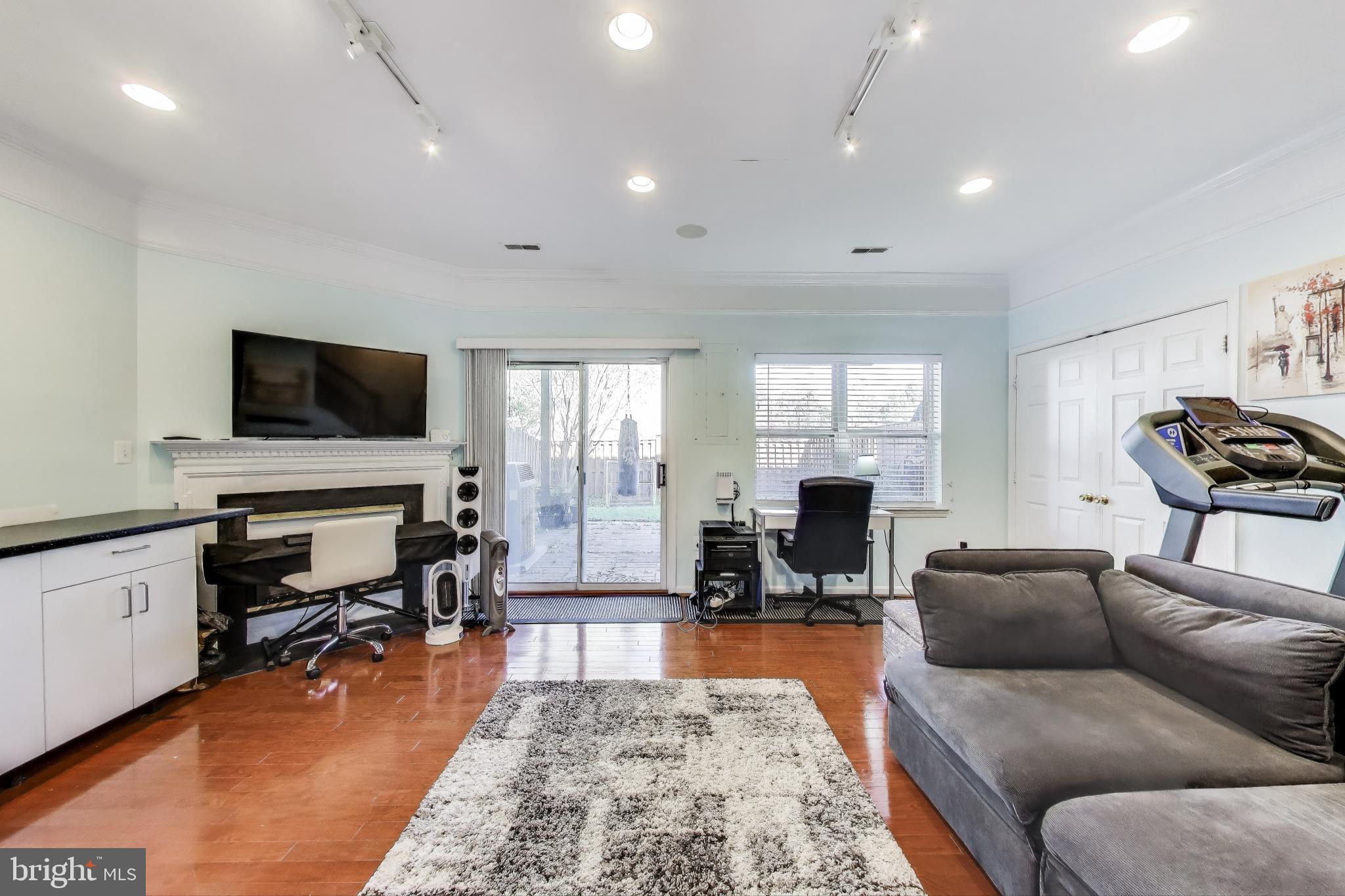 WATERS EDGE - Residential Lease