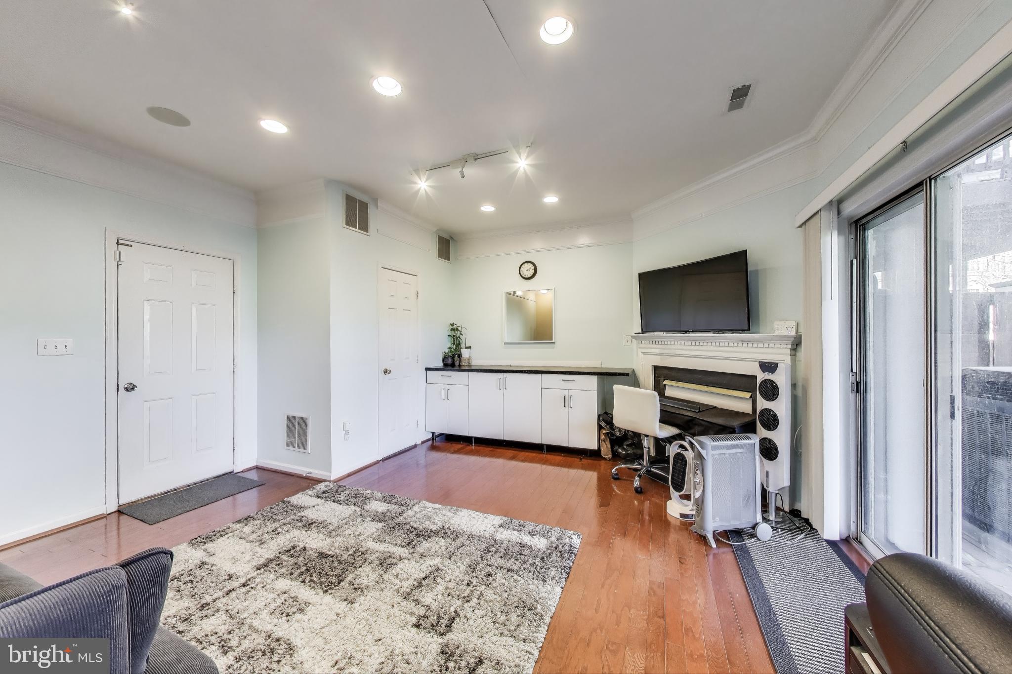 WATERS EDGE - Residential Lease