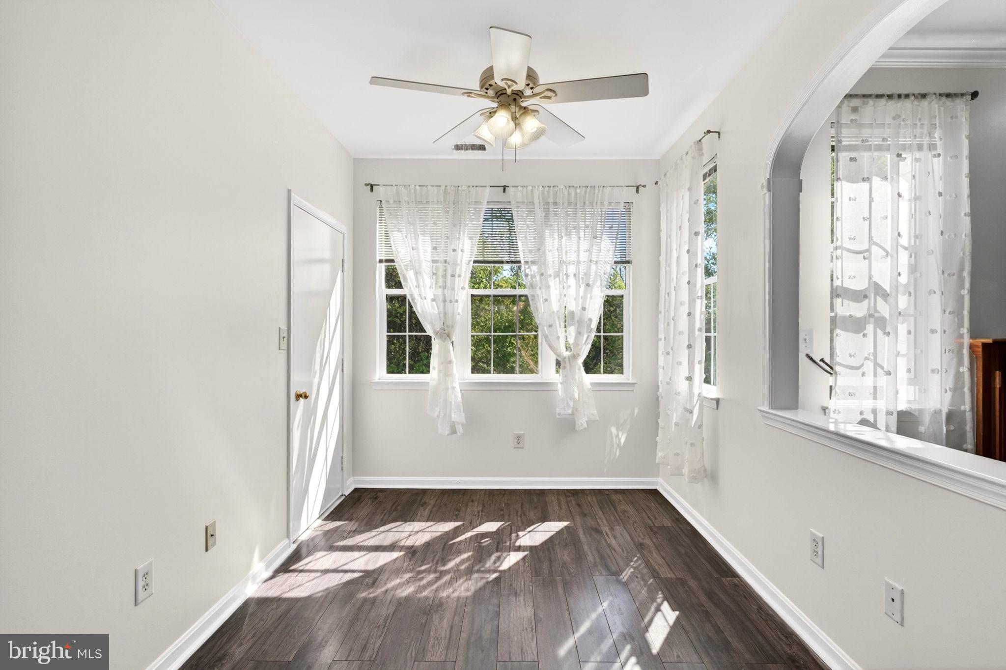 HOLLINGTON AT THE POINTE - Residential