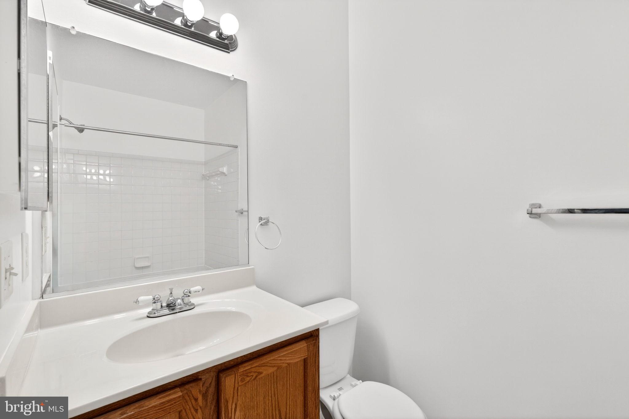 HOLLINGTON AT THE POINTE - Residential