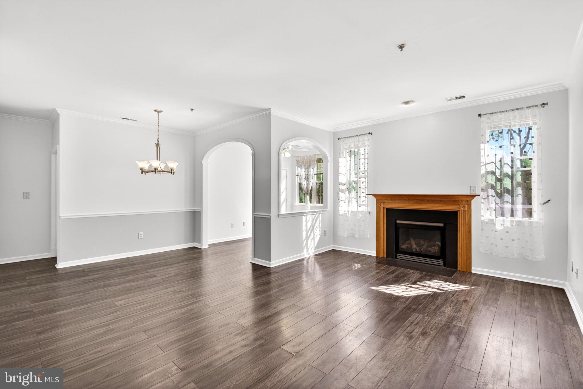 HOLLINGTON AT THE POINTE - Residential