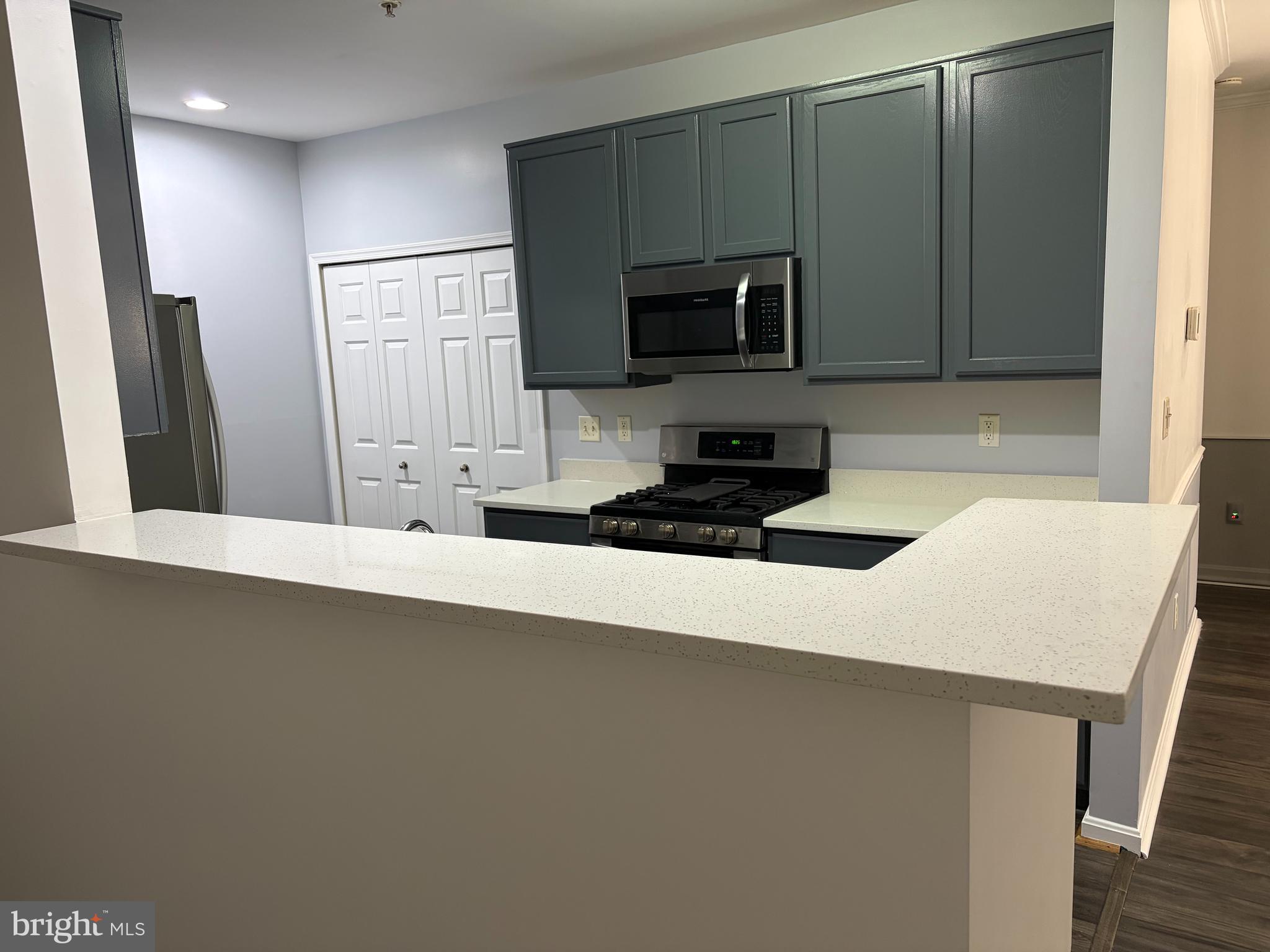 9645 DEVEDENTE DRIVE 204