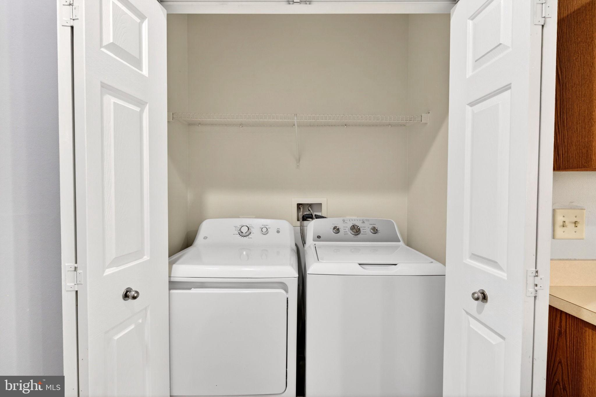 HOLLINGTON AT THE POINTE - Residential