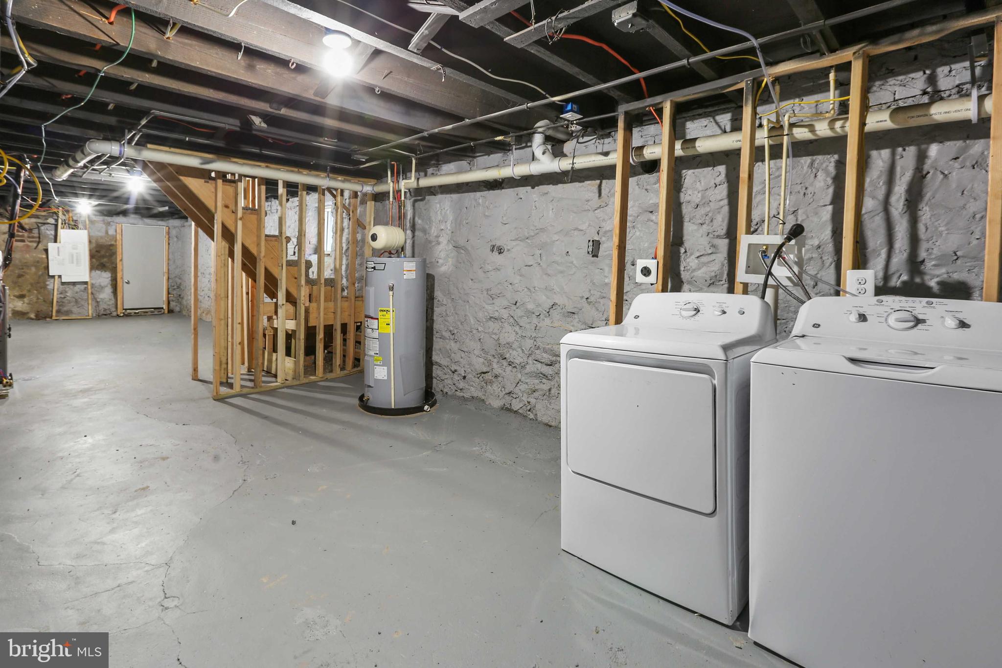 PARK CIRCLE - Residential Lease