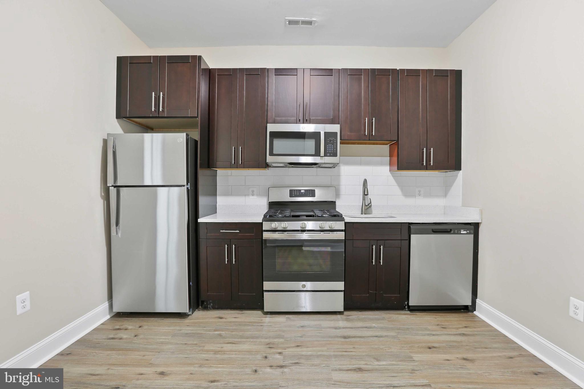 PARK CIRCLE - Residential Lease