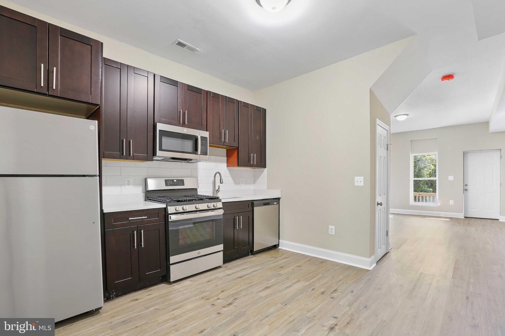 PARK CIRCLE - Residential Lease