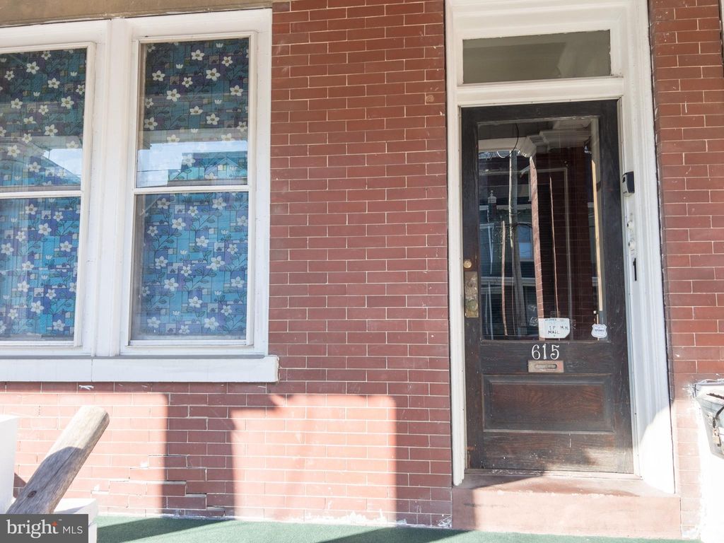 Photo of 615 E Chestnut Street, Lancaster, PA 17602 (MLS # PALA2048414)