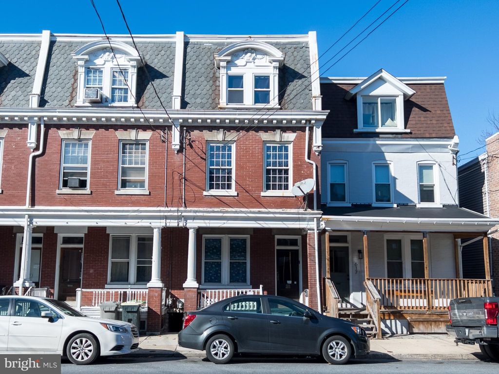 Photo of 615 E Chestnut Street, Lancaster, PA 17602 (MLS # PALA2048414)