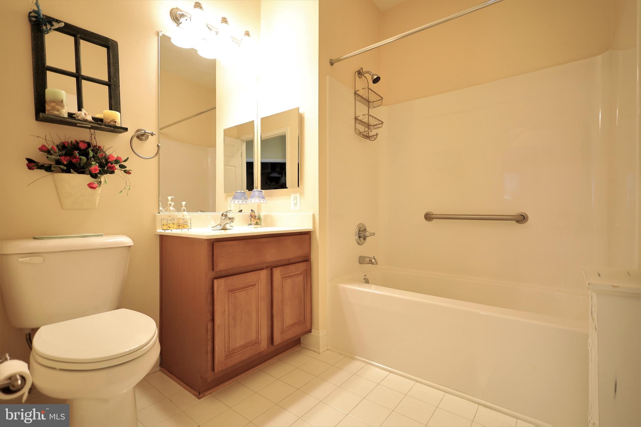 TIREE LAND CONDOMINIUMS - Residential