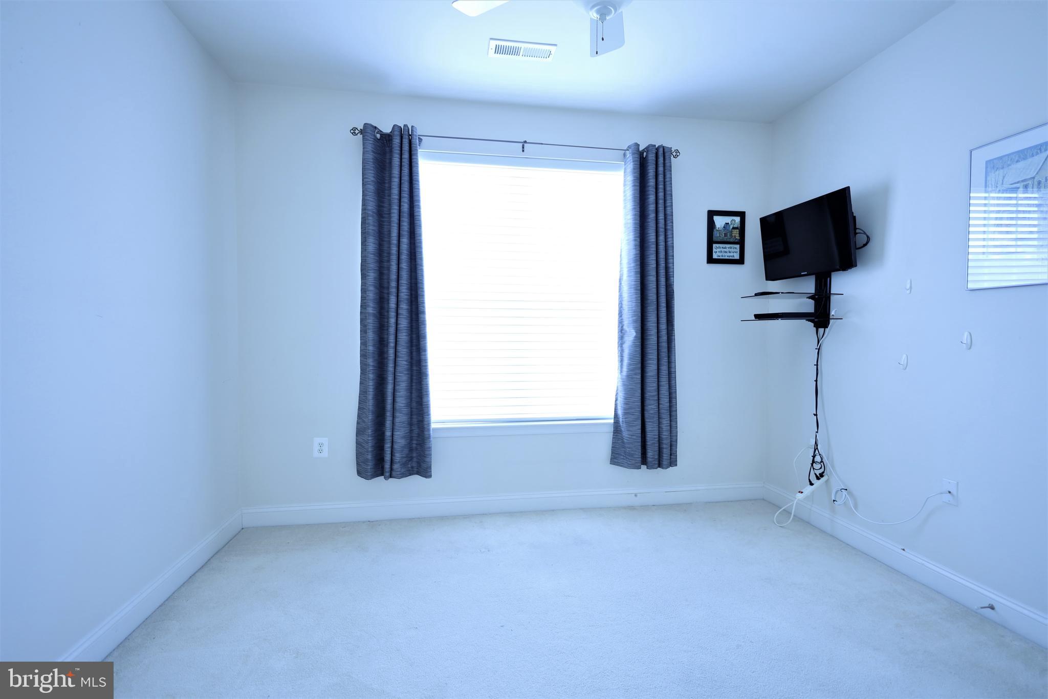 TIREE LAND CONDOMINIUMS - Residential