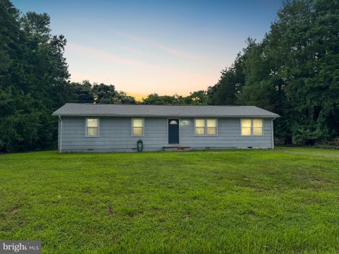 Homes For Sale - 127 Fairfax Drive<br/> COLONIAL BEACH, VA 22443