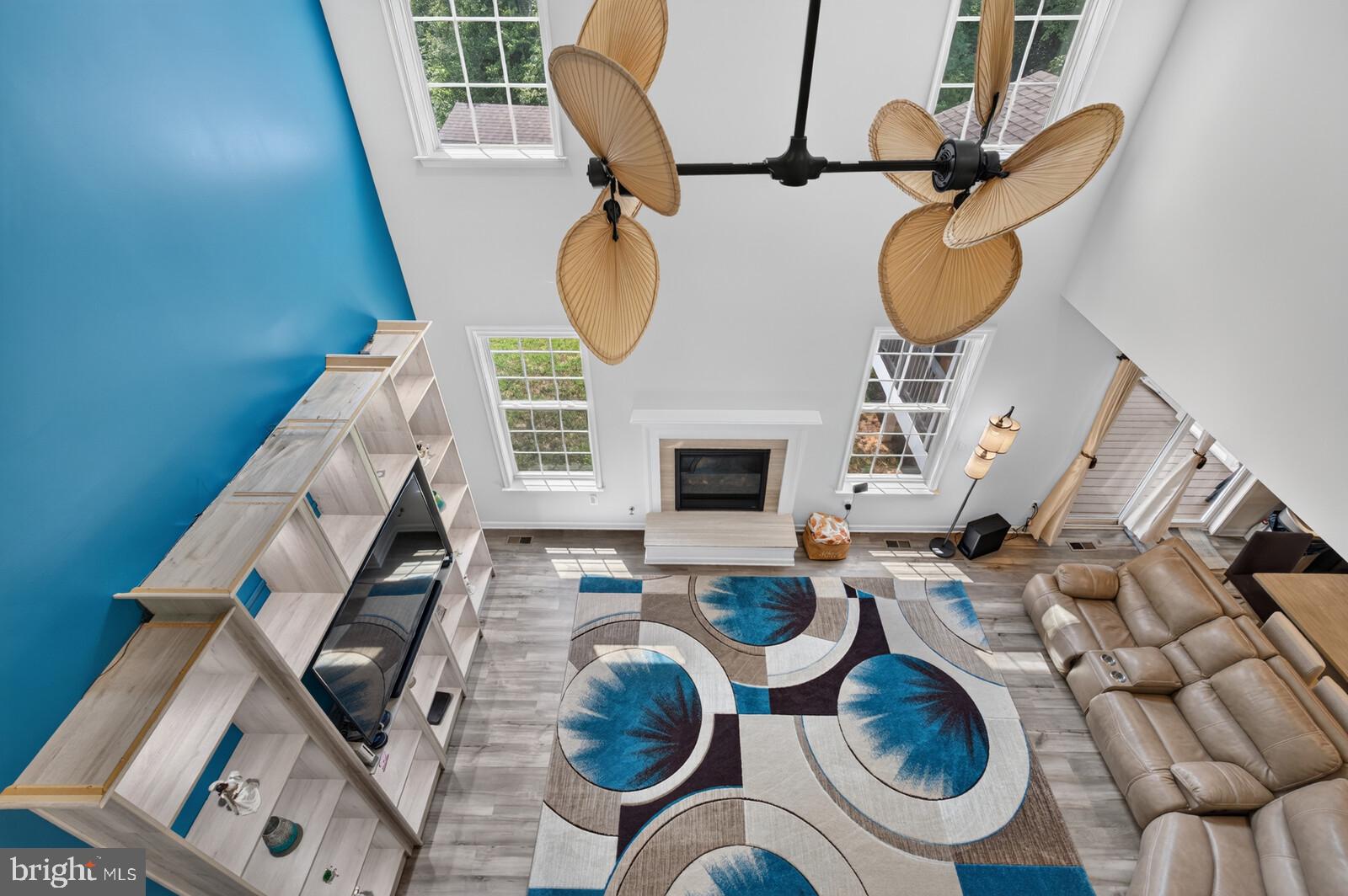 2409 TREE VISTA COURT