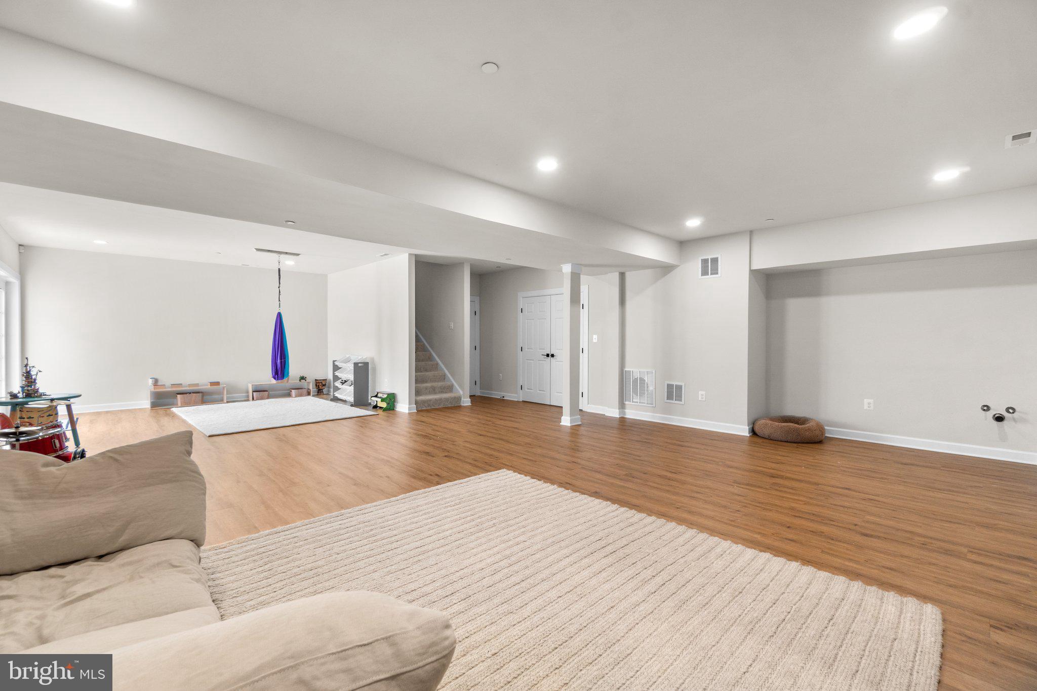 FAIRLANE FARM - Residential