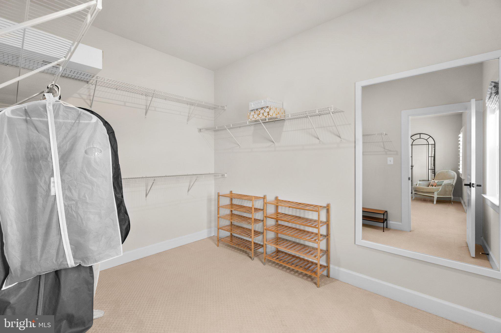 FAIRLANE FARM - Residential