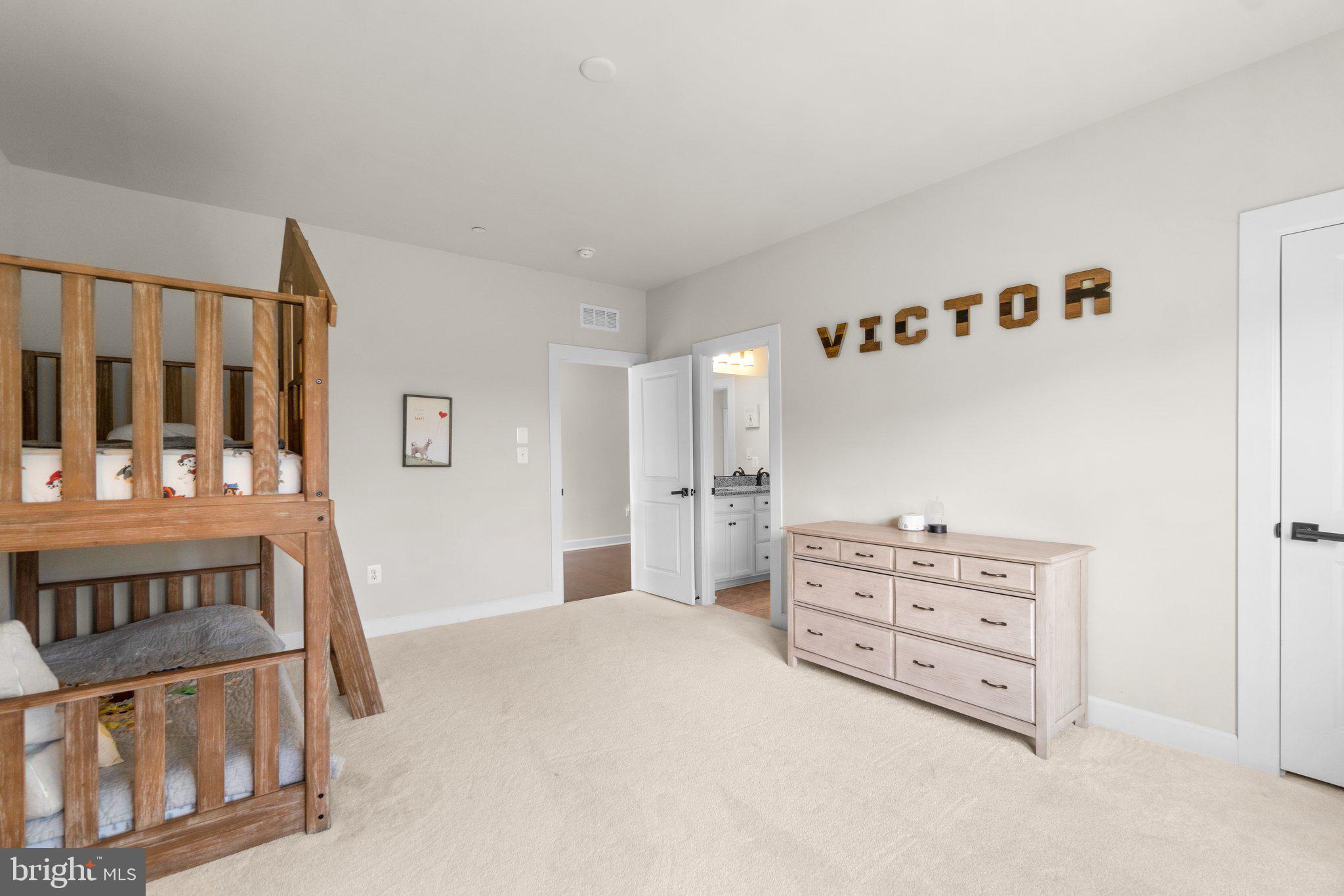 FAIRLANE FARM - Residential