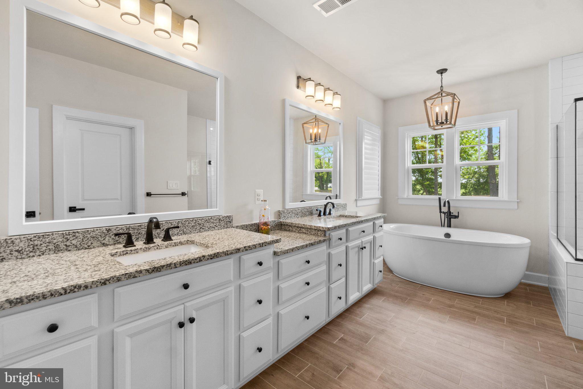 FAIRLANE FARM - Residential