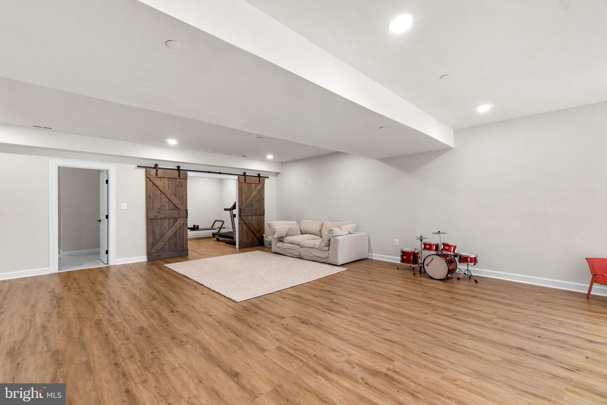 FAIRLANE FARM - Residential