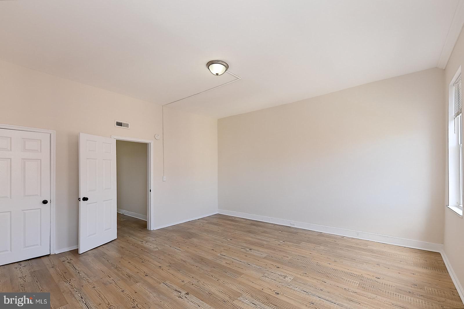 UNION SQUARE - Residential Lease