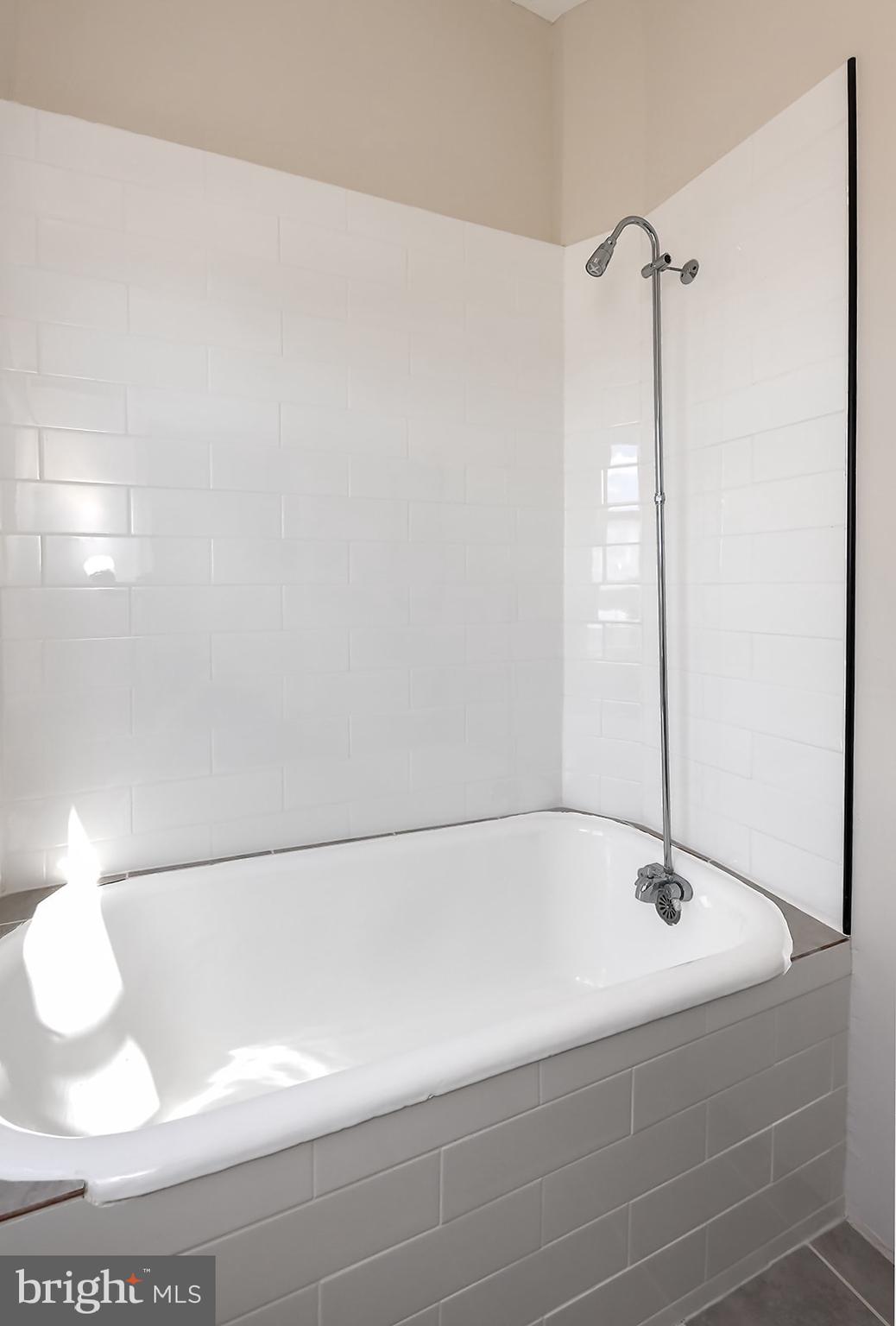 UNION SQUARE - Residential Lease