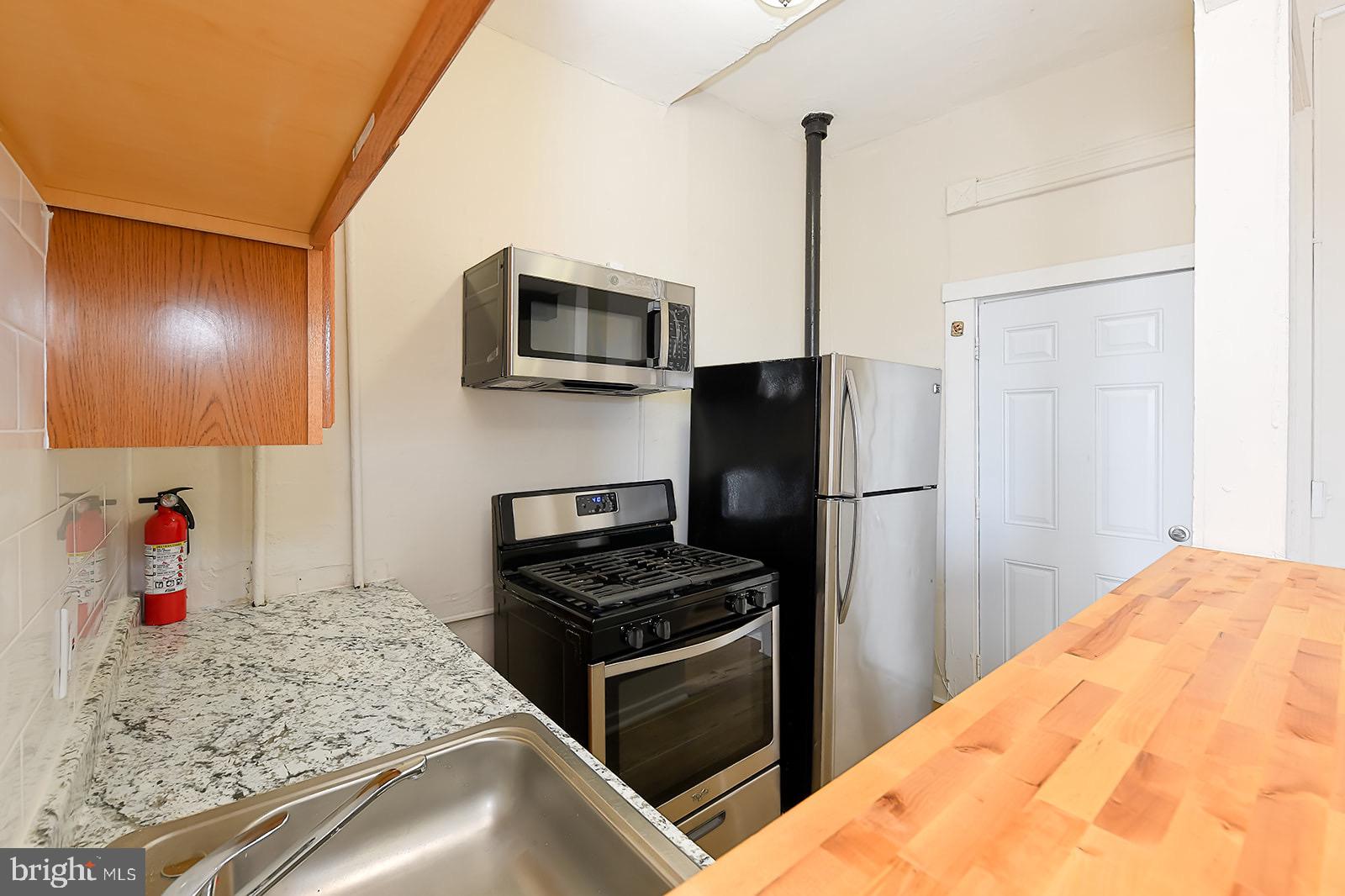UNION SQUARE - Residential Lease
