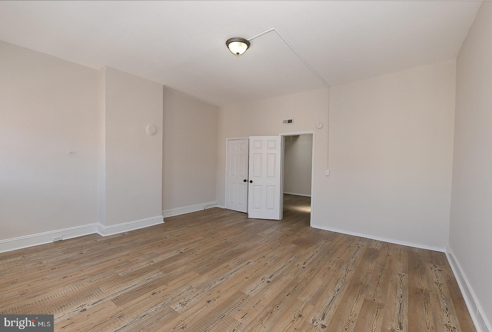 UNION SQUARE - Residential Lease