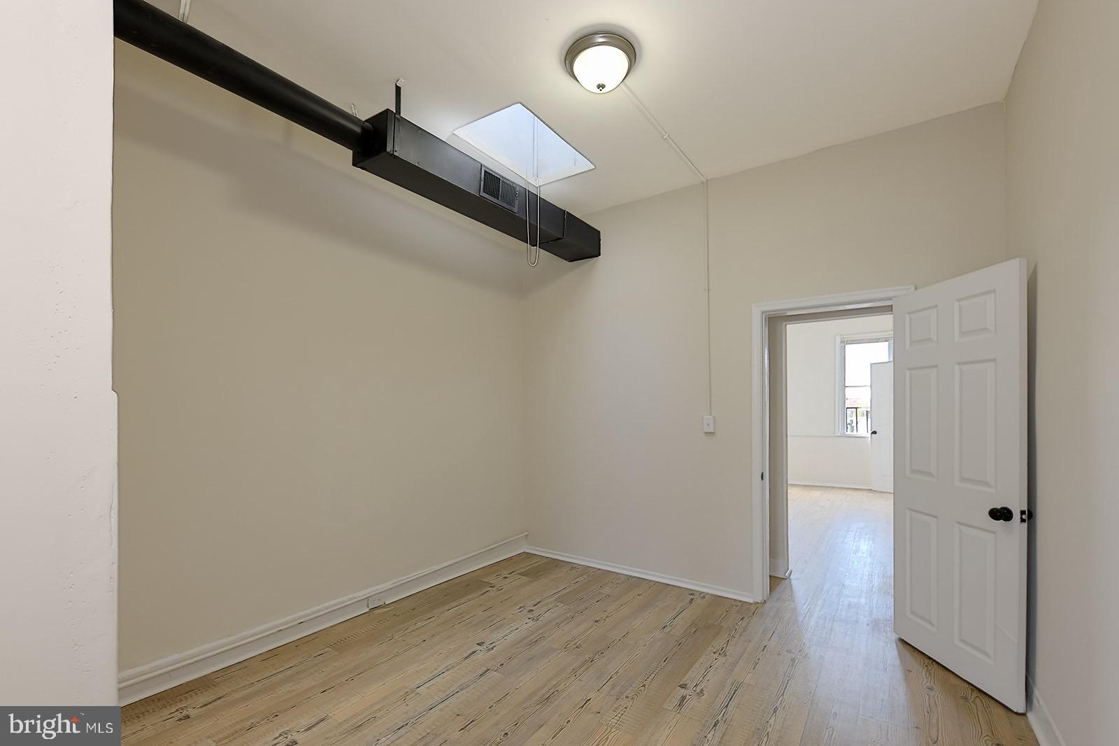 UNION SQUARE - Residential Lease