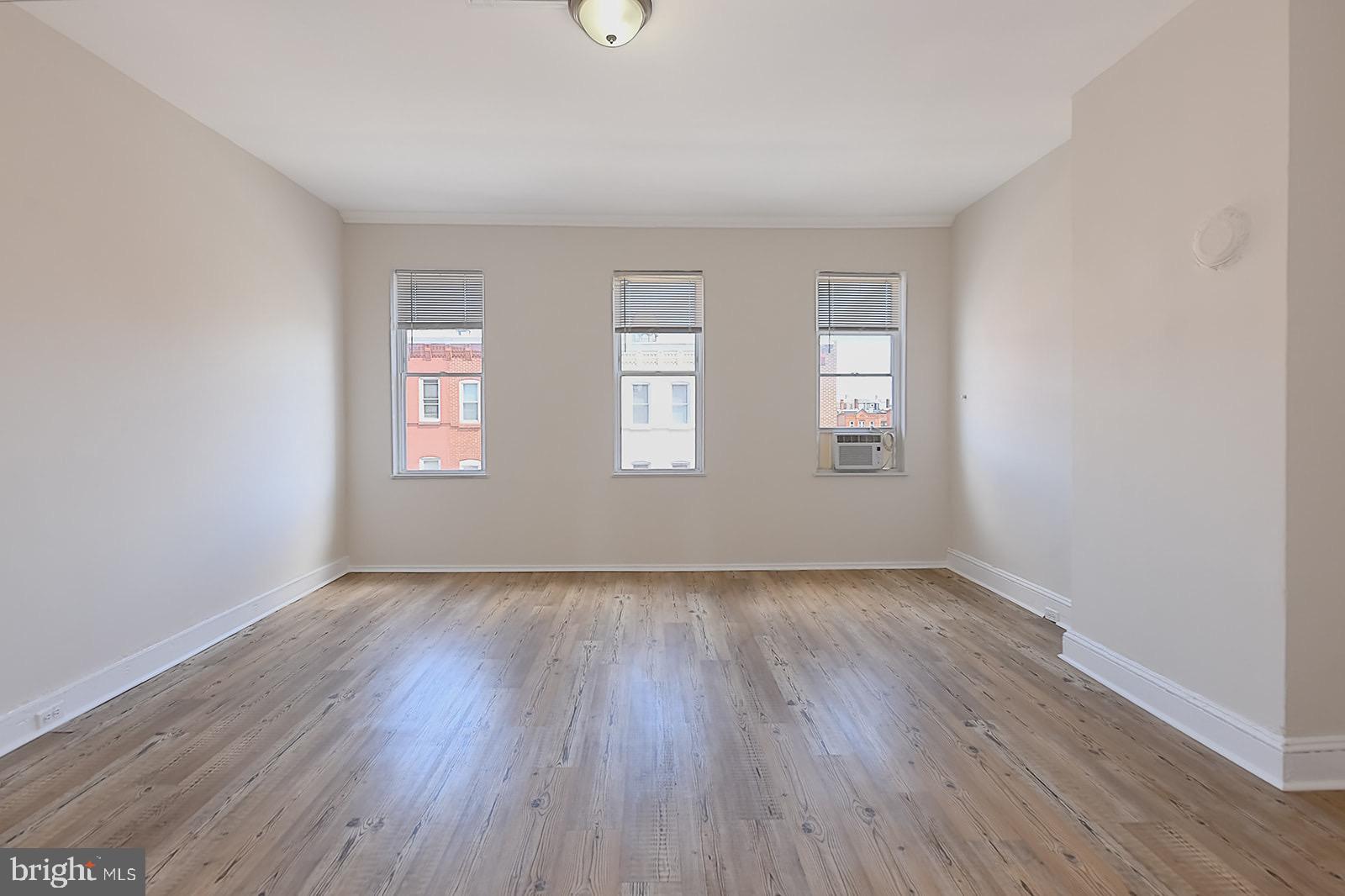 UNION SQUARE - Residential Lease