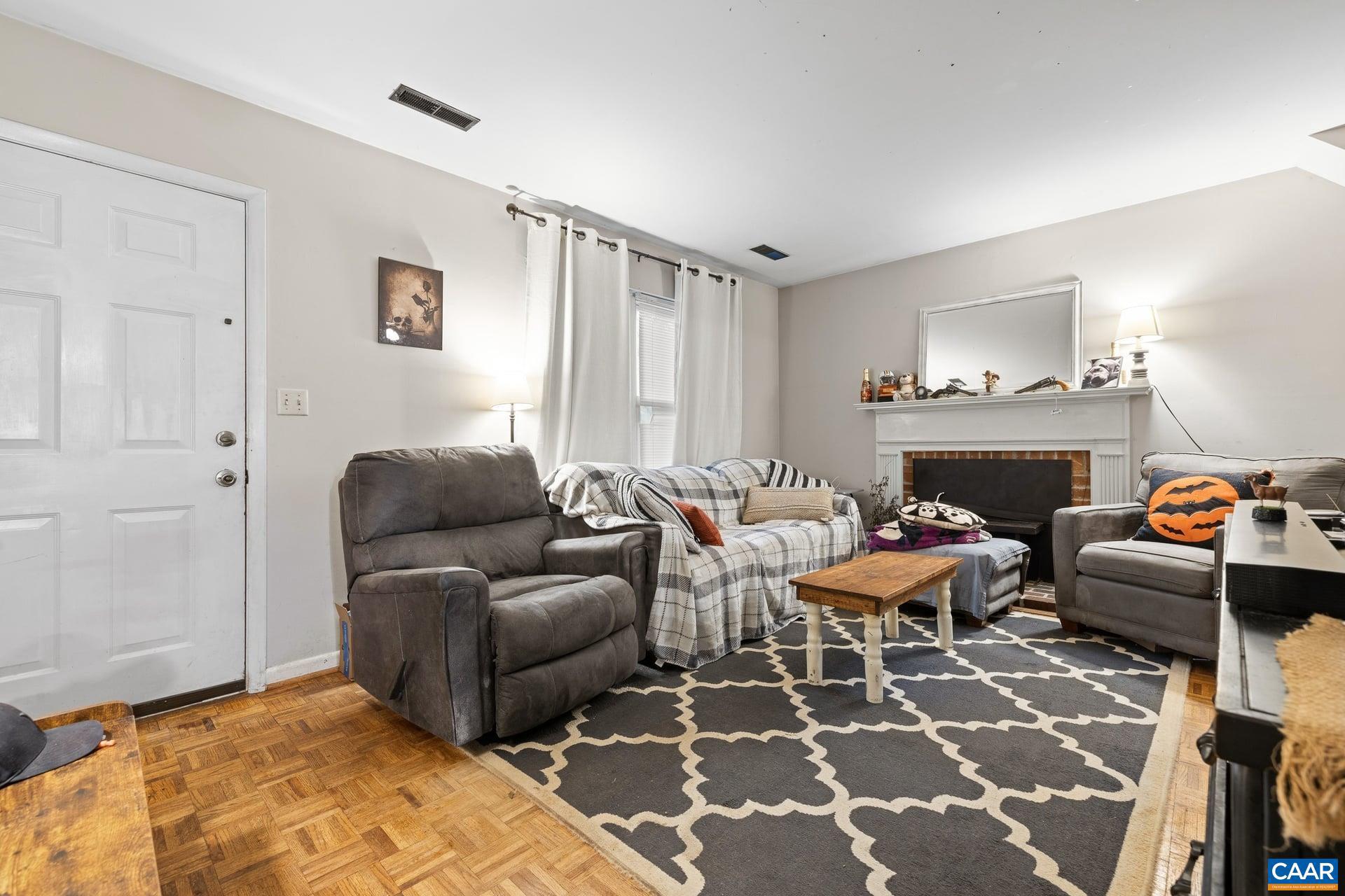 288 LAKE SAPONI DR
