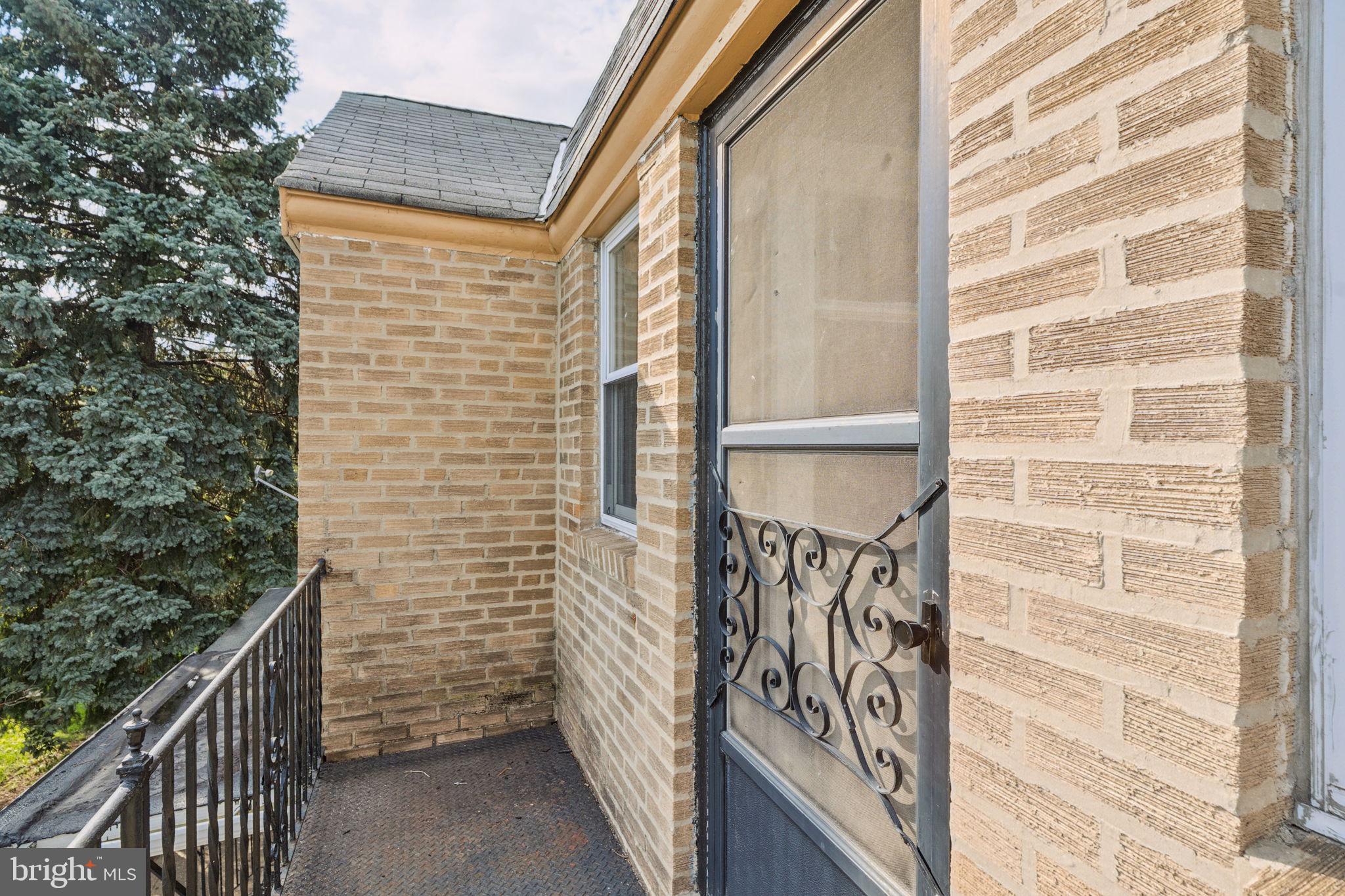 OVERBROOK - Residential Lease