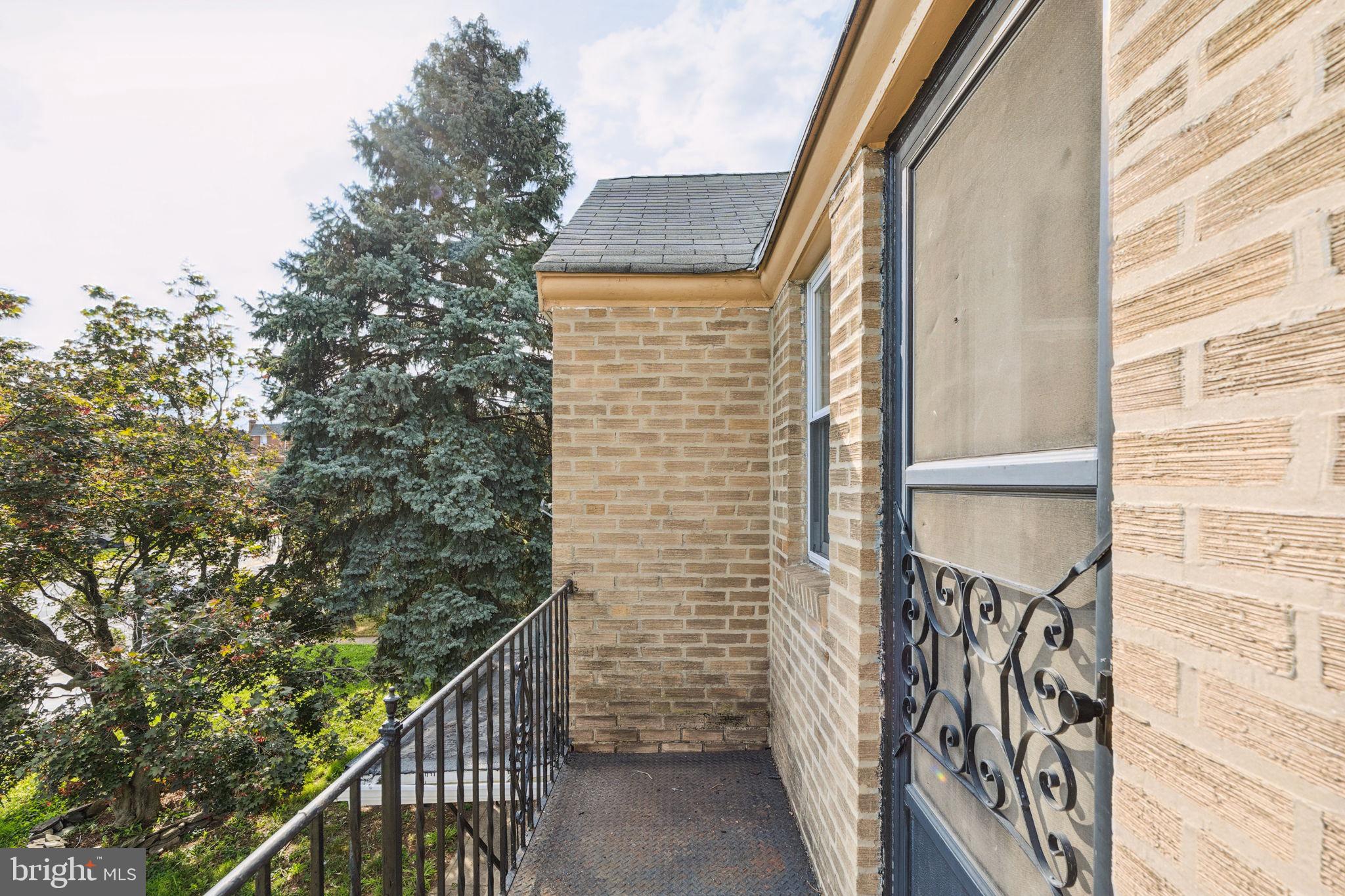 OVERBROOK - Residential Lease