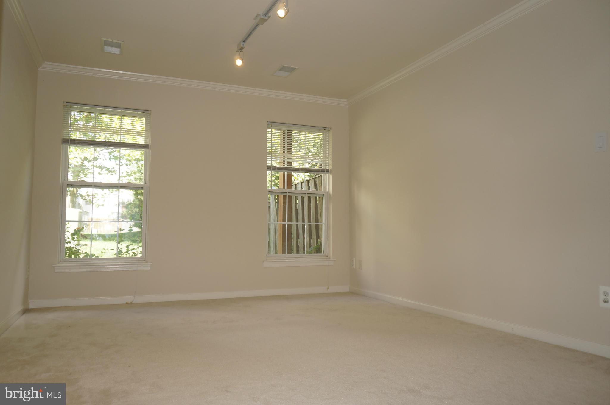 WELLESLEY - Residential Lease