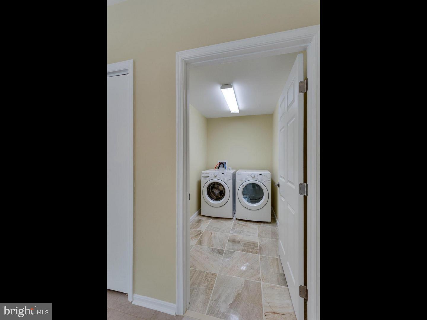 KINGS PARK WEST - Residential Lease