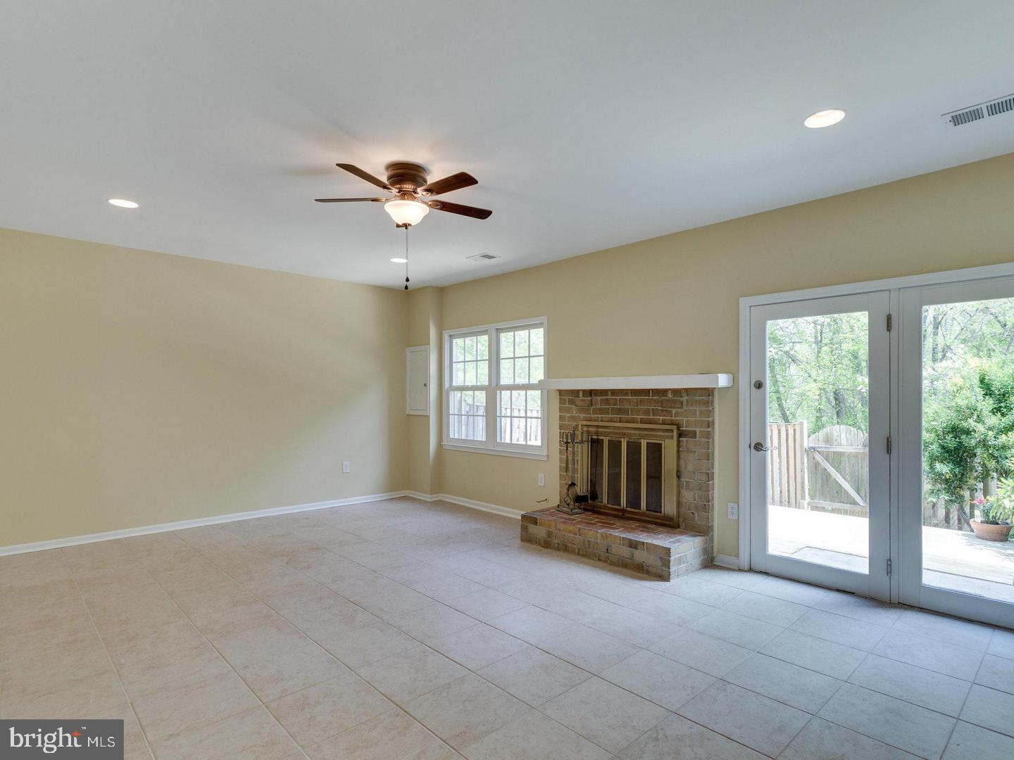 KINGS PARK WEST - Residential Lease