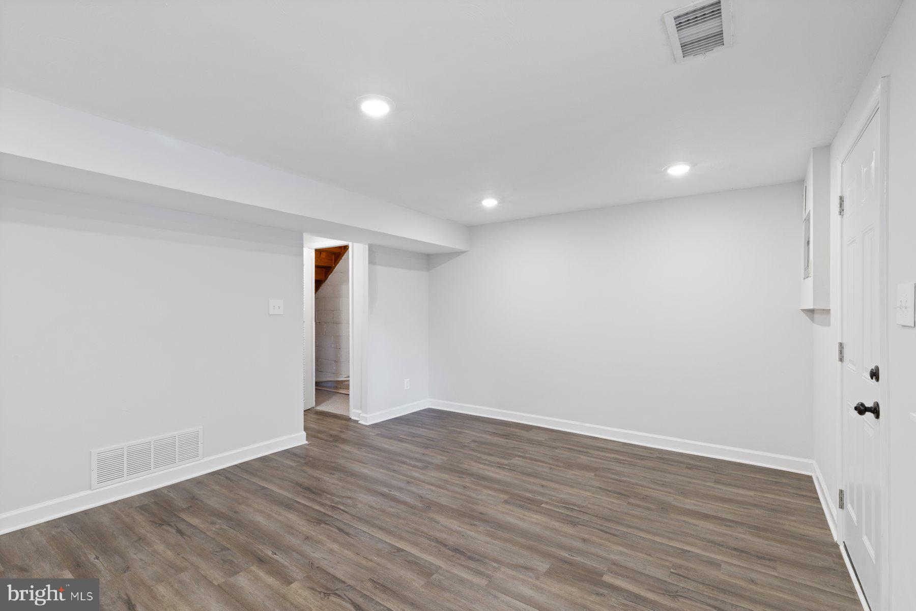 INGLESIDE PARK - Residential