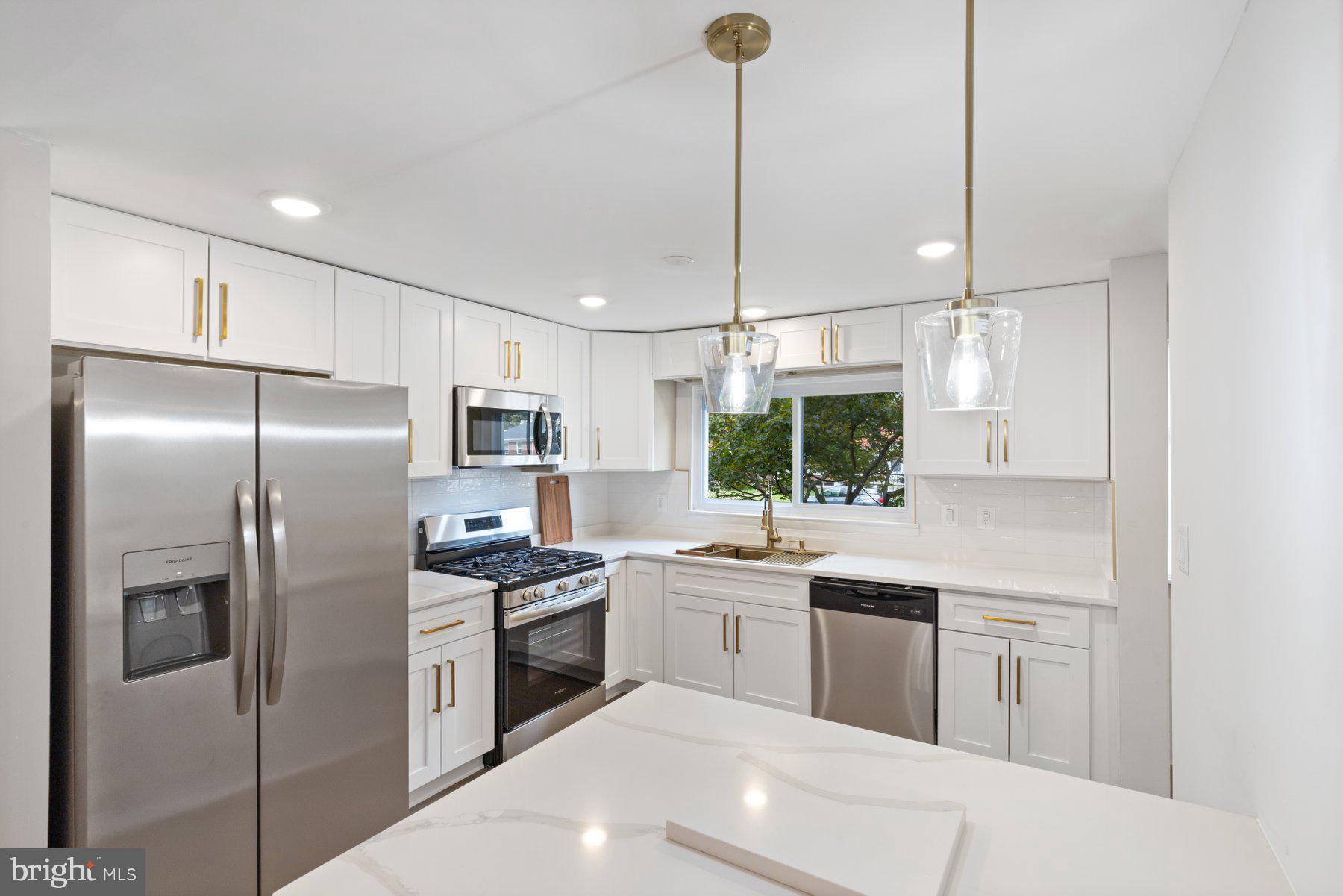 INGLESIDE PARK - Residential