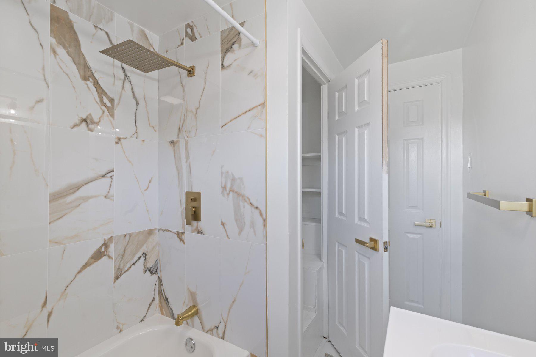 INGLESIDE PARK - Residential