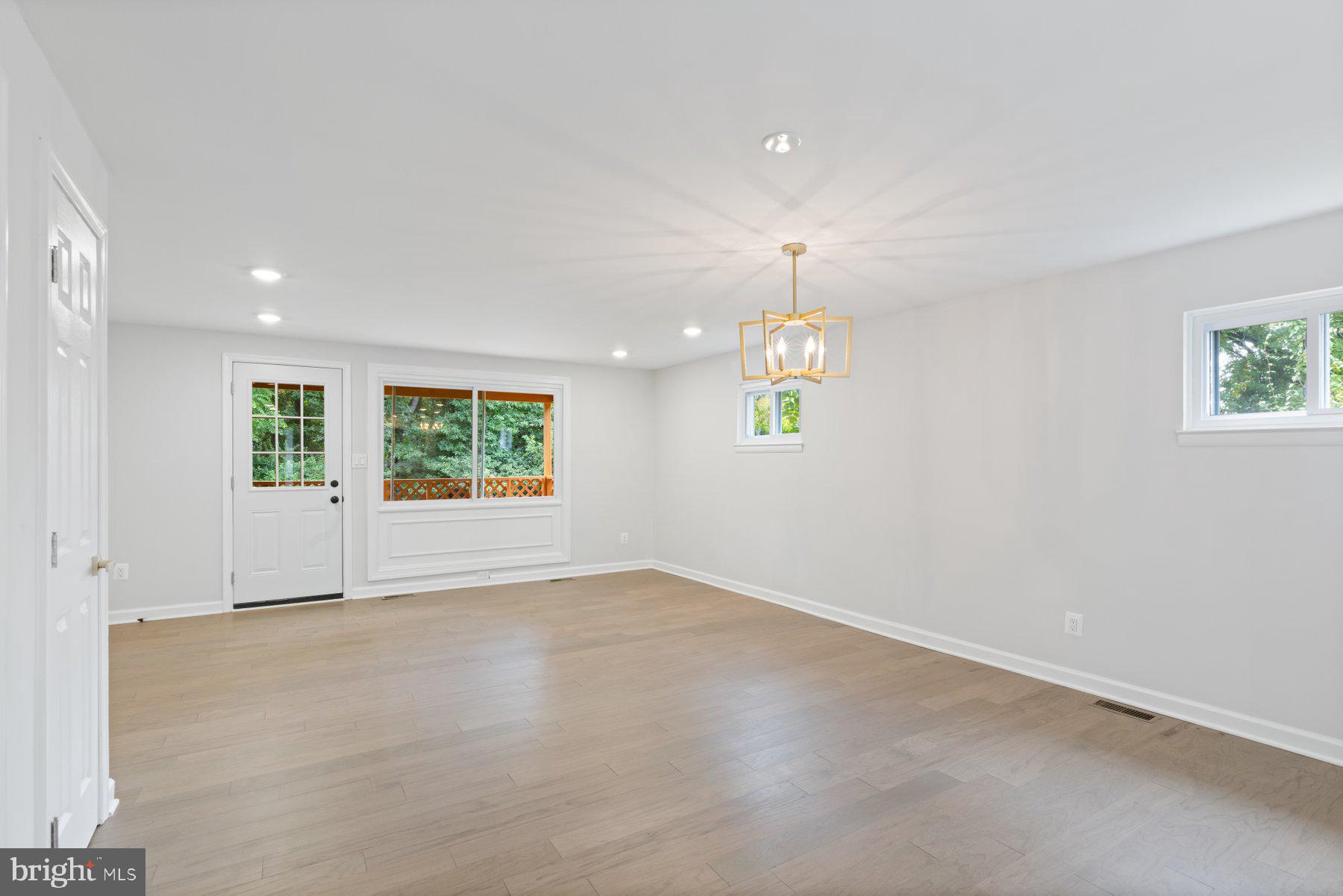 INGLESIDE PARK - Residential