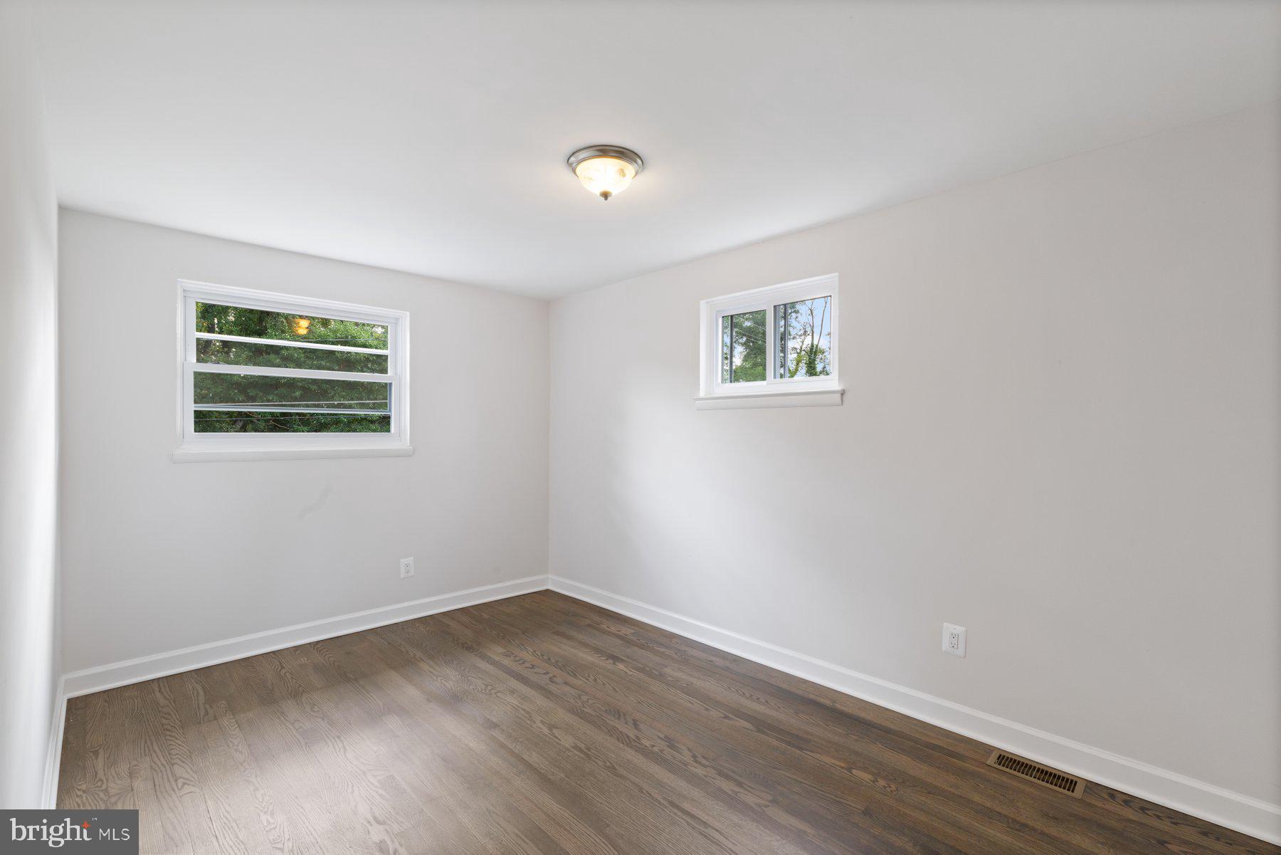 INGLESIDE PARK - Residential