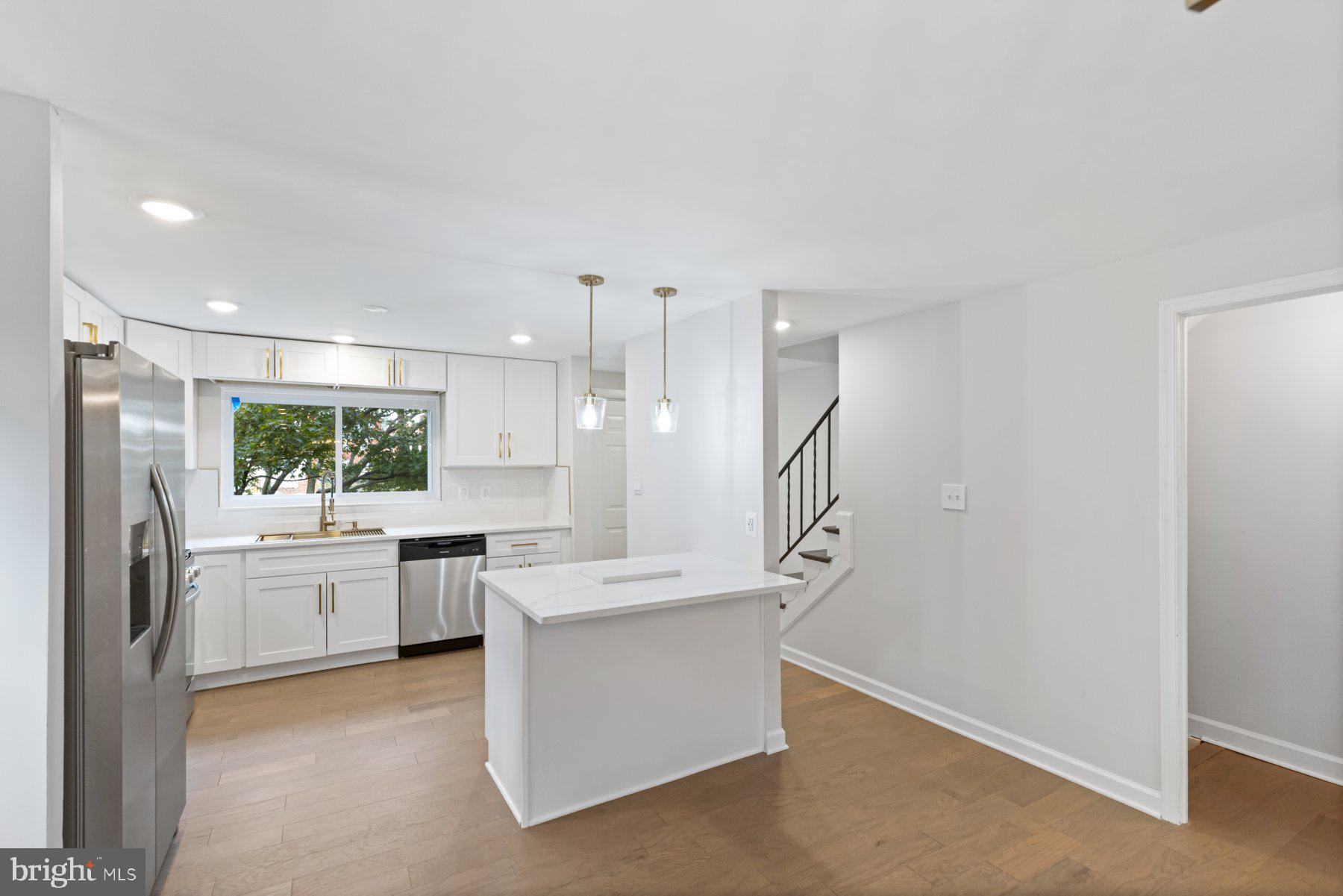 INGLESIDE PARK - Residential