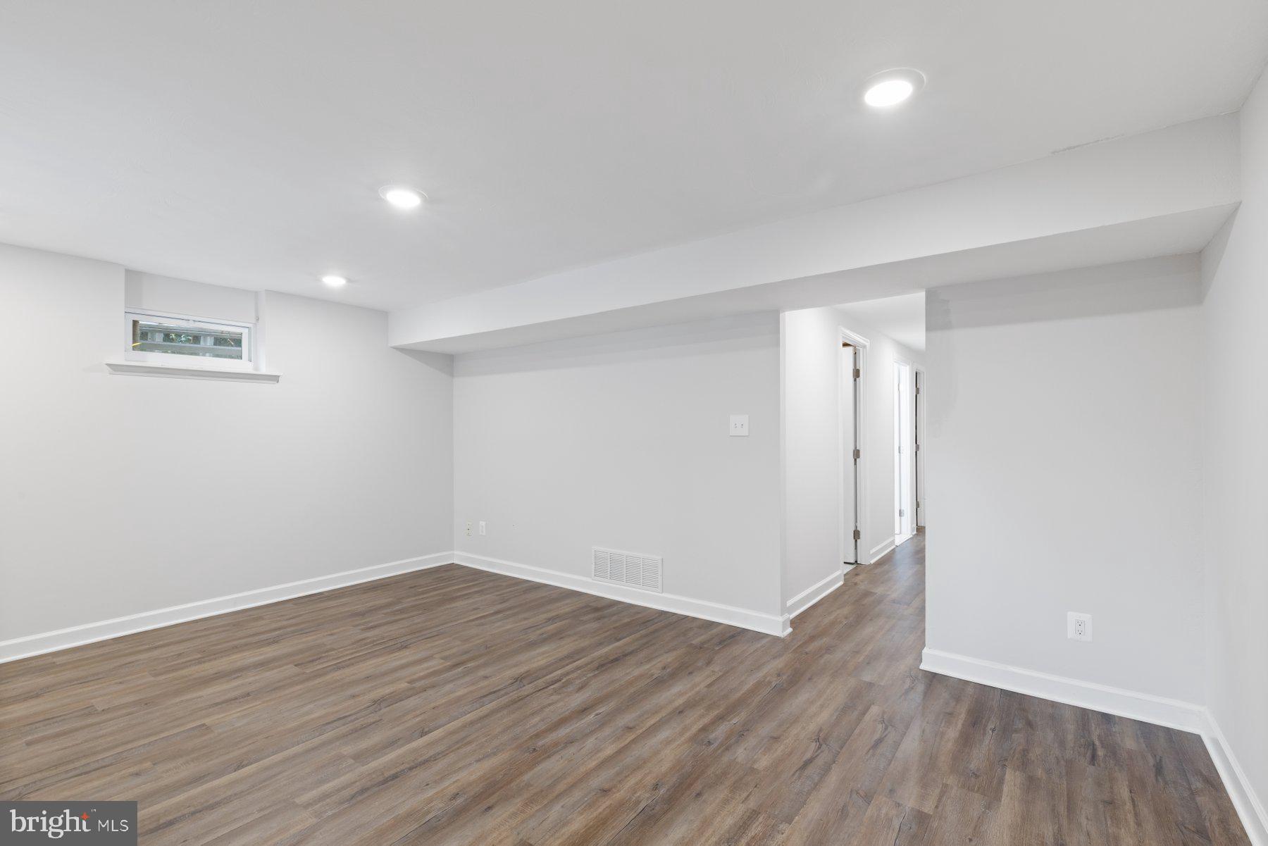 INGLESIDE PARK - Residential