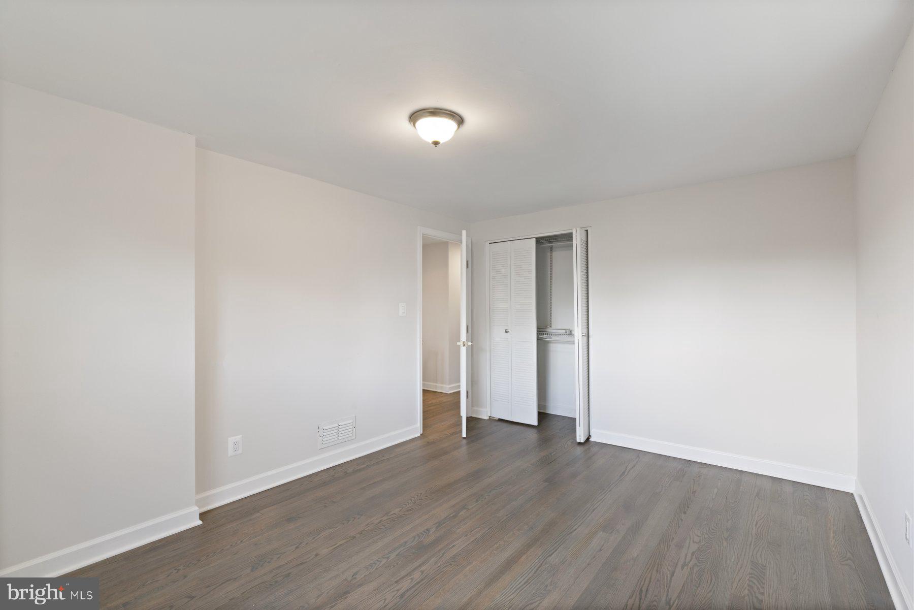 INGLESIDE PARK - Residential